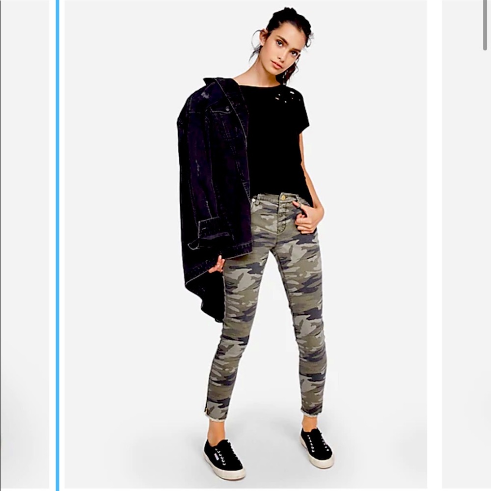 EXPRESS Camo Mid-Rise Pants
